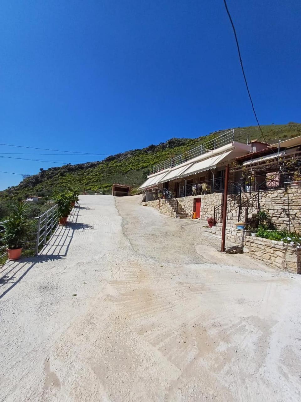 Kaful Apartments Qeparo Exterior photo