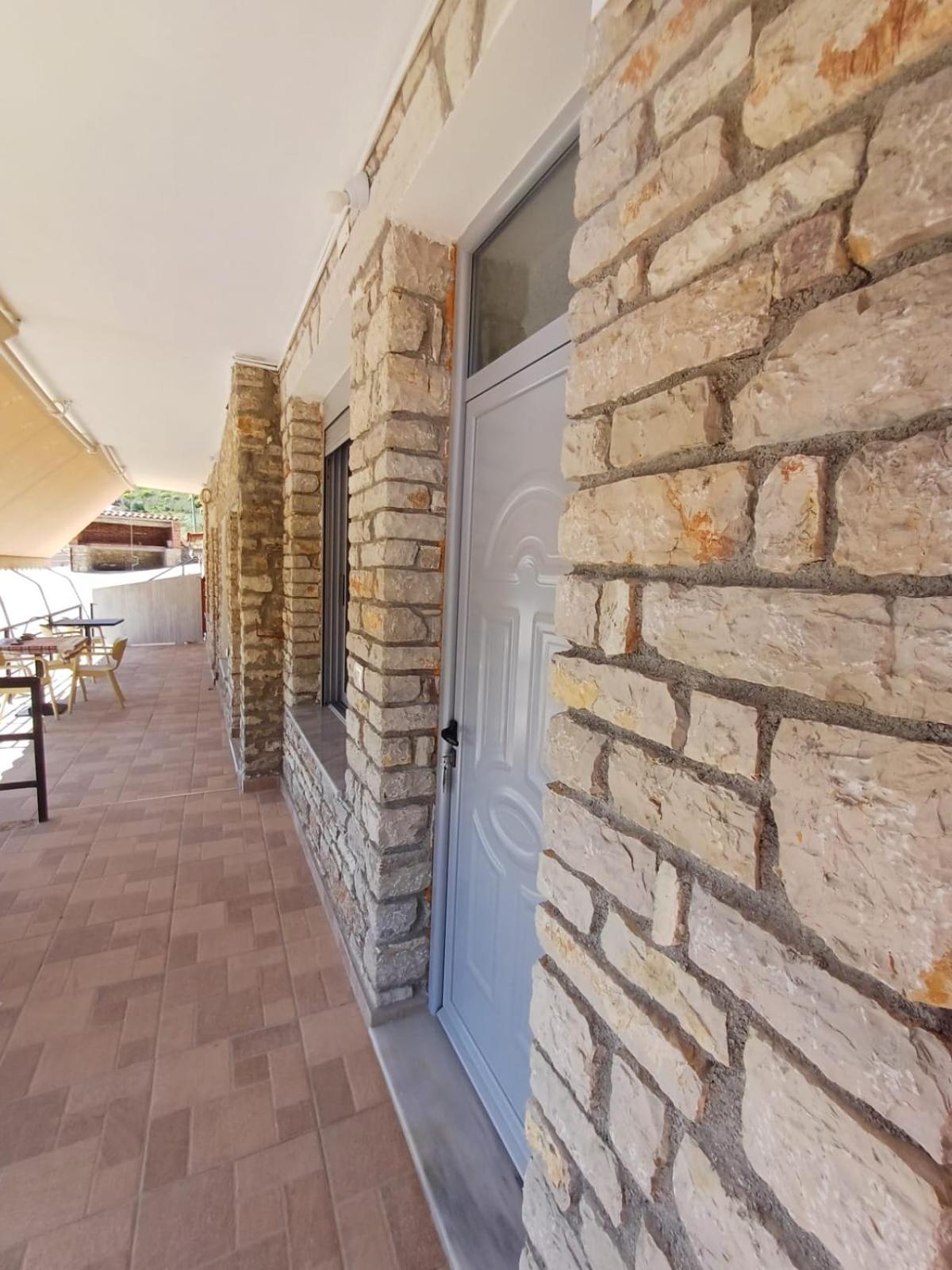 Kaful Apartments Qeparo Exterior photo