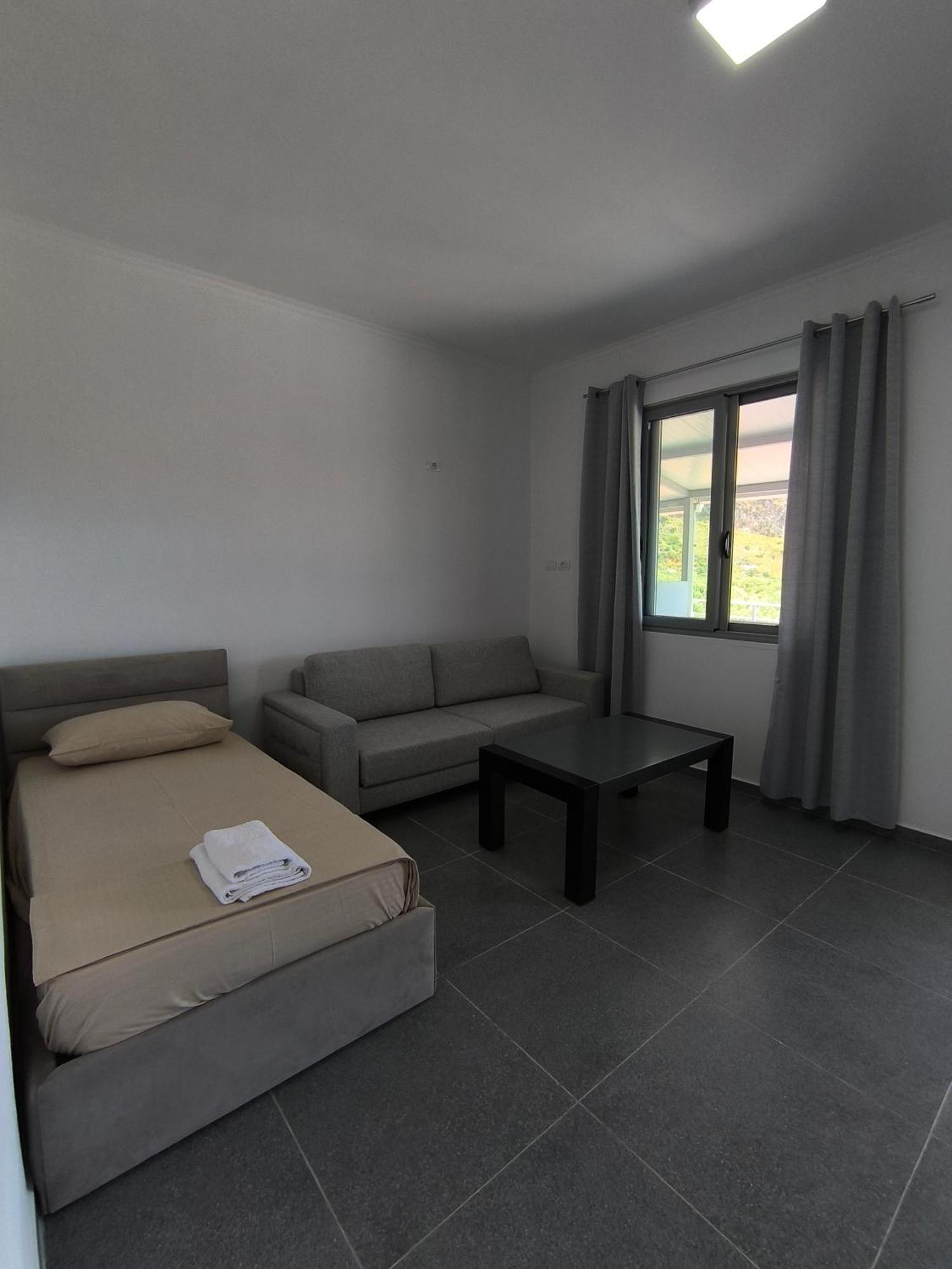 Kaful Apartments Qeparo Exterior photo
